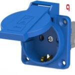 Abgedeckte Einbausteckdose Blau